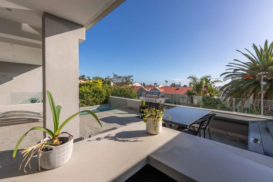 2 Bedroom Property for Sale in Fresnaye Western Cape